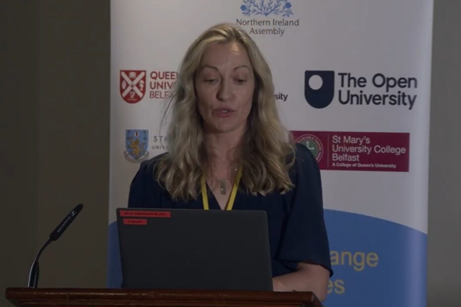 Image of Prof Laura McCauley presenting to KESS